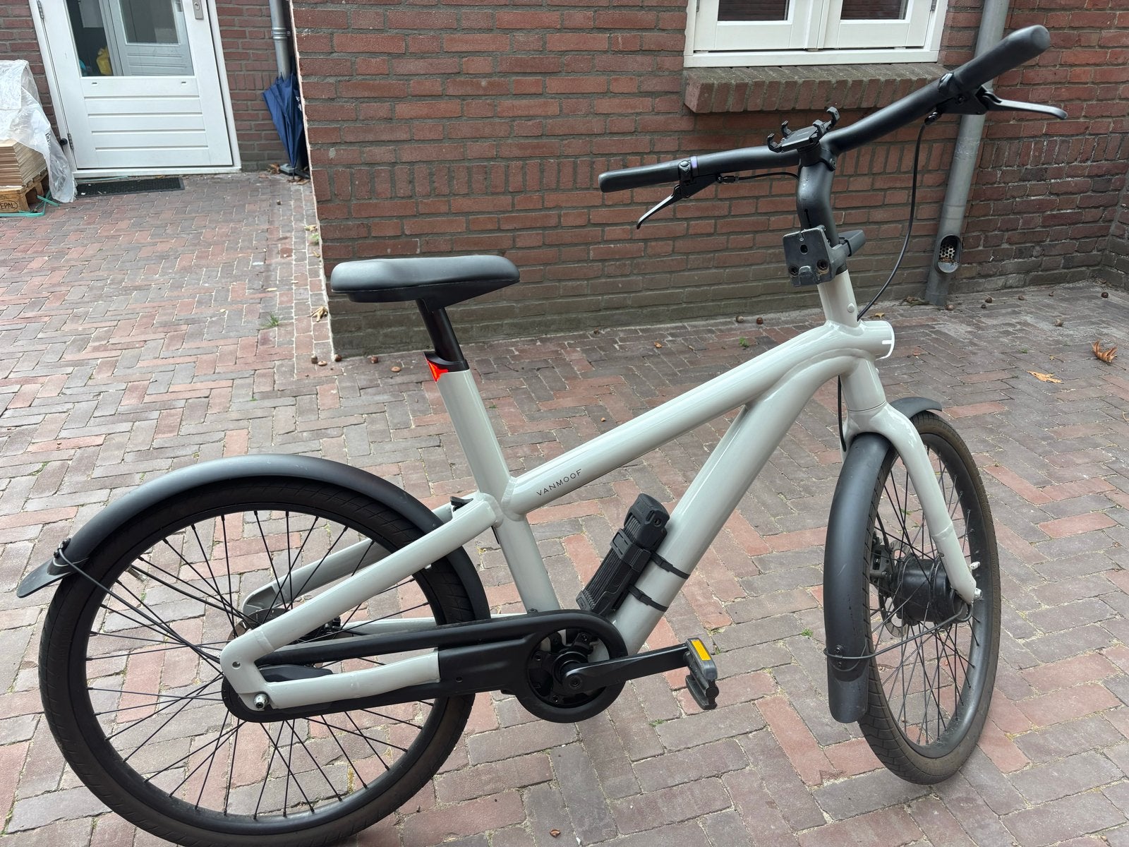 VanMoof a5 met telefoonhouder, slot en onderhoudshistorie