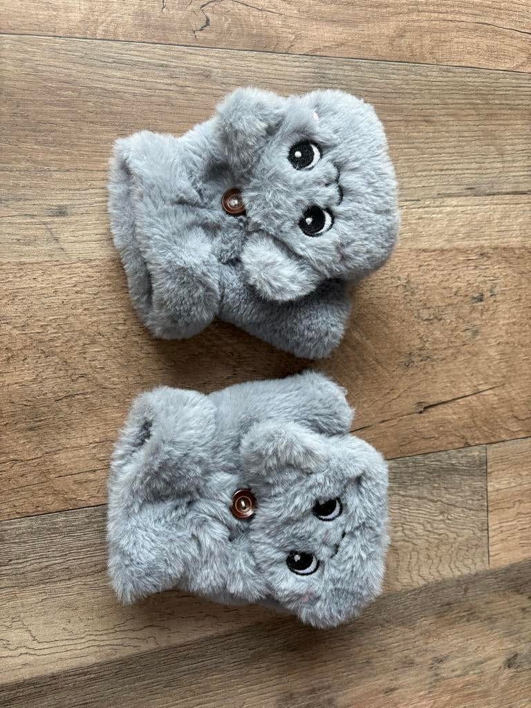 Schattige grijze wanten met konijnengezichtje, Kinderen en Baby's, Kinderkleding | Mutsen, Sjaals en Handschoenen, Ophalen, Zo goed als nieuw