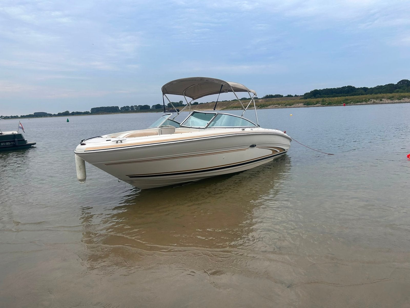 Sea Ray 210 Sundeck Krachtige 5 l v8 inclusief gratis traile, Watersport en Boten, Speedboten, Gebruikt, Binnenboordmotor, Tot 1.00 meter