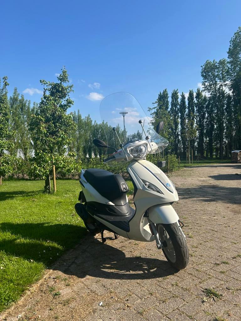 Piaggio Fly 2015 - Goede staat, inclusief helm en slot, Ophalen, Gebruikt, Maximaal 45 km/u, Fly
