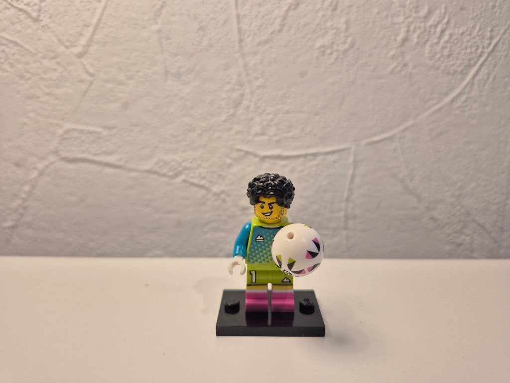 Lego Collectible Minifigure Series 29 Soccer Goalkeeper, Lego, Ophalen of Verzenden, Zo goed als nieuw, Minifiguren serie