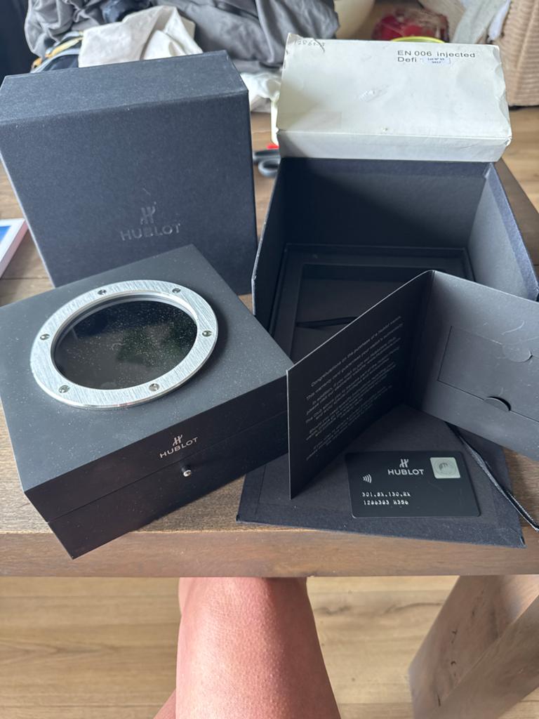 Hublot Horlogebox met Papieren en Garantiekaart, Sieraden, Tassen en Uiterlijk, Horloges | Heren, Ophalen of Verzenden, Zo goed als nieuw