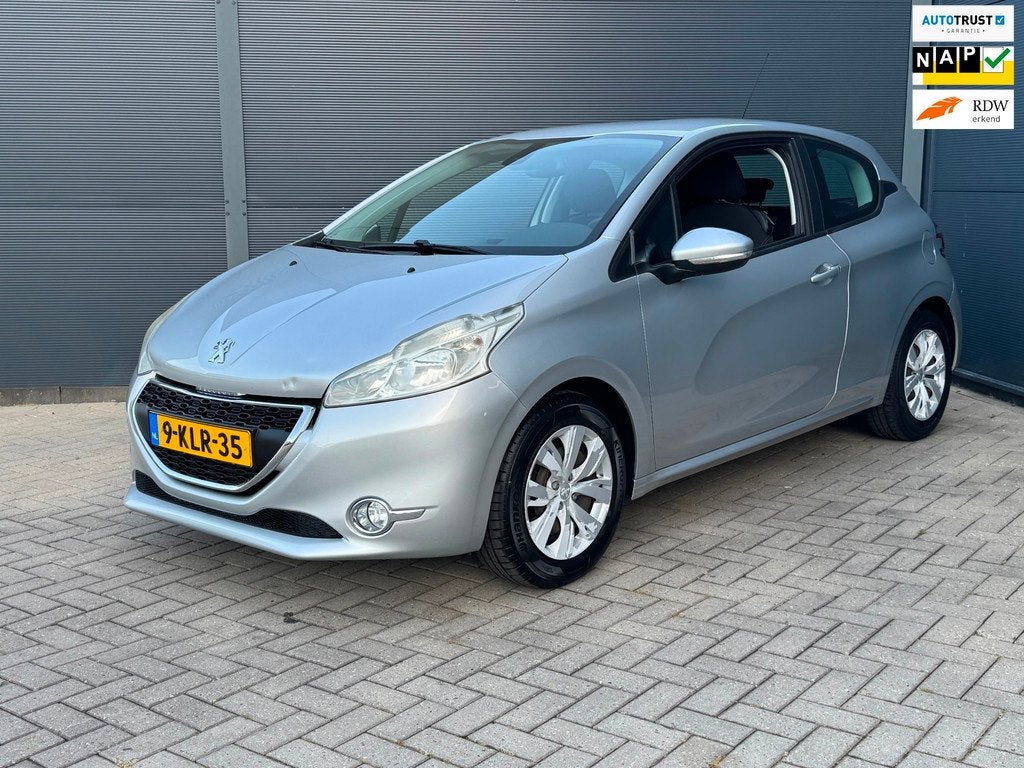 Peugeot 208 1.2 VTi Envy / navi / Nw -Riem / Nap, Voorwielaandrijving, Euro 5, Gebruikt, 31 €/maand