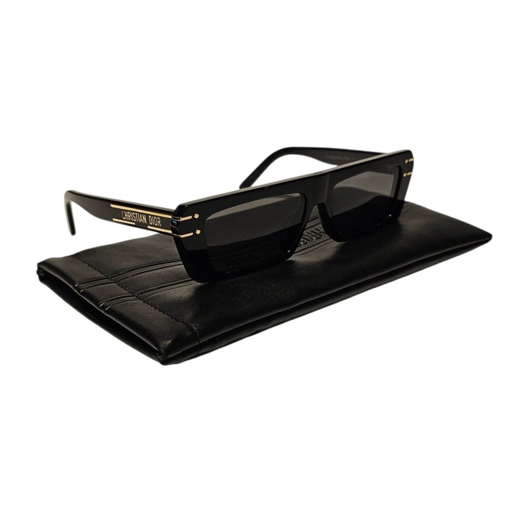 DIOR Wildior S2U 10A0 Zonnebril Black 140, Dior, Gebruikt, Support@dior.com, 30 Avenue Montaigne
75008 Paris
France