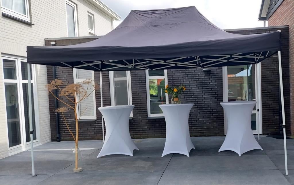 FEESTTENT 3X4,5MTR INCLUSIEF OP/AFBOUW € 50,=, Ophalen of Verzenden