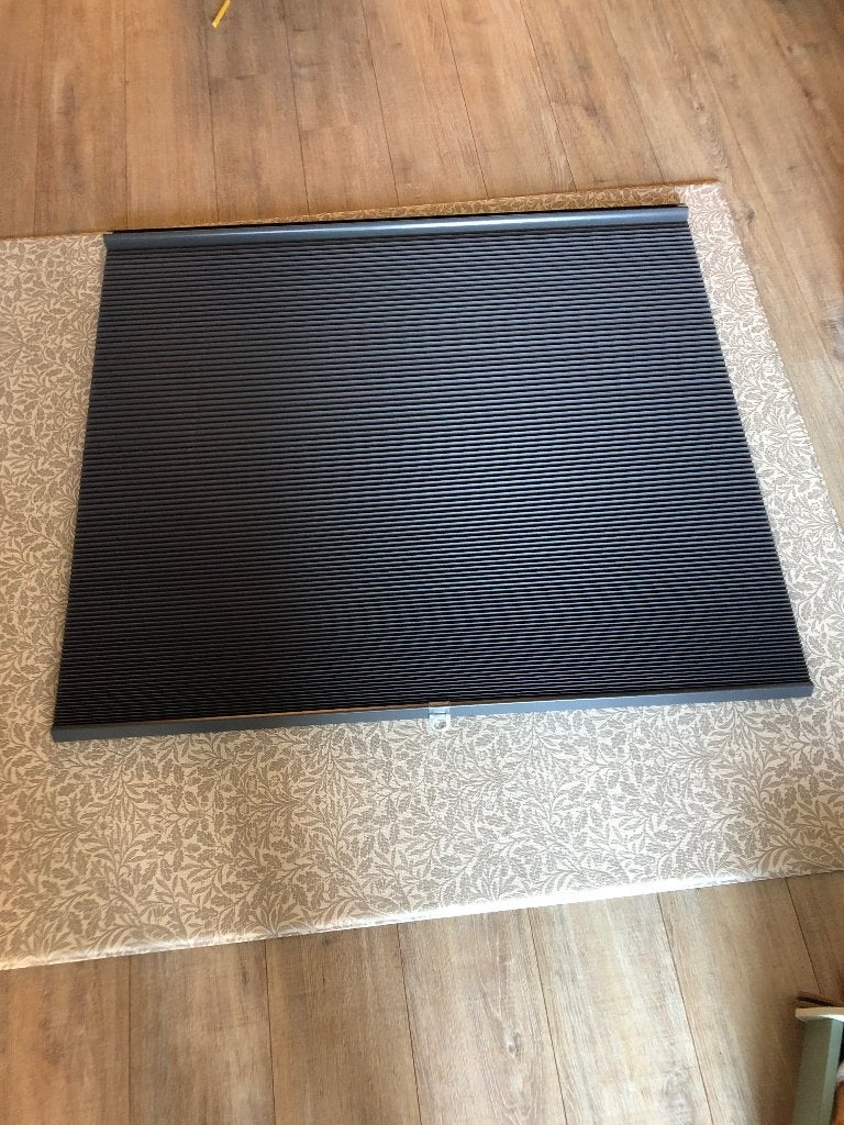 IKEA HOPPVALS Plisségordijn Grijs 120 x 155 cm (Nette staat), Ophalen, Inclusief montageonderdelen, 120 cm, Zo goed als nieuw