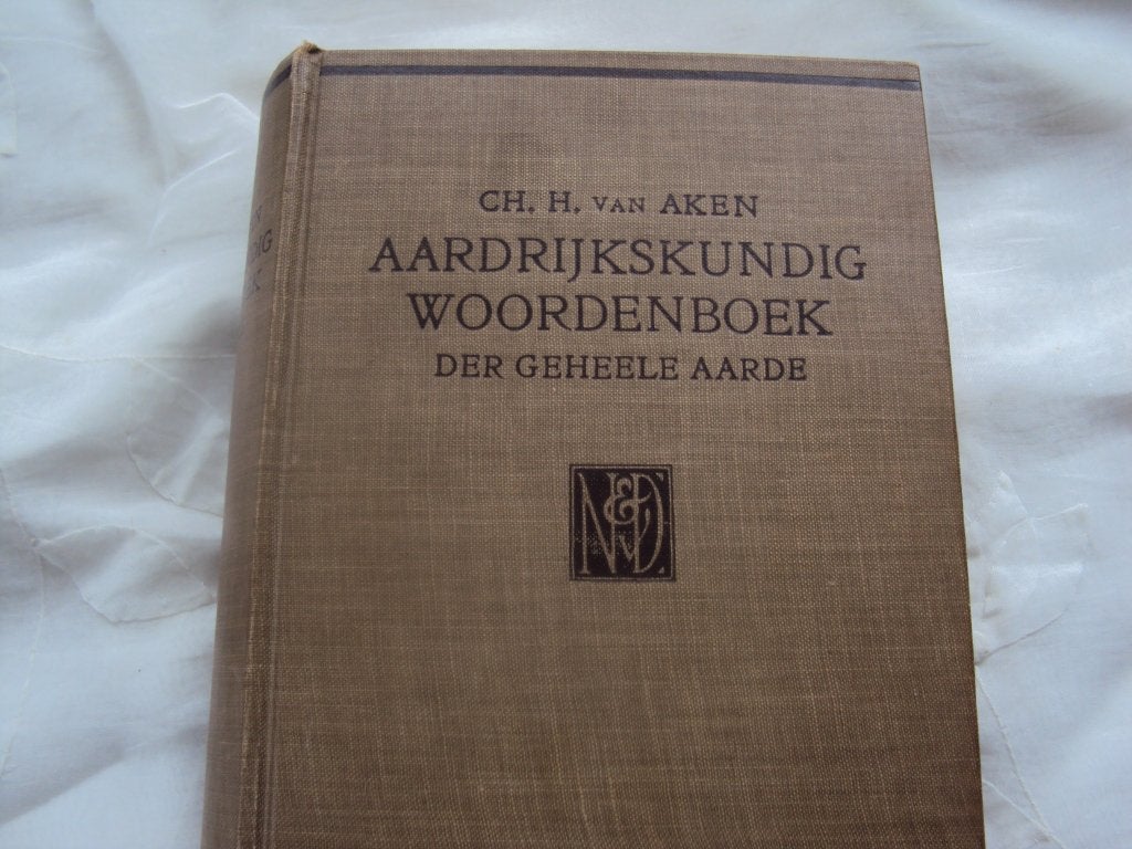 Aardrijkskundig woordenboek der geheele aarde, Ophalen of Verzenden, Gelezen, CH.H. van Aken