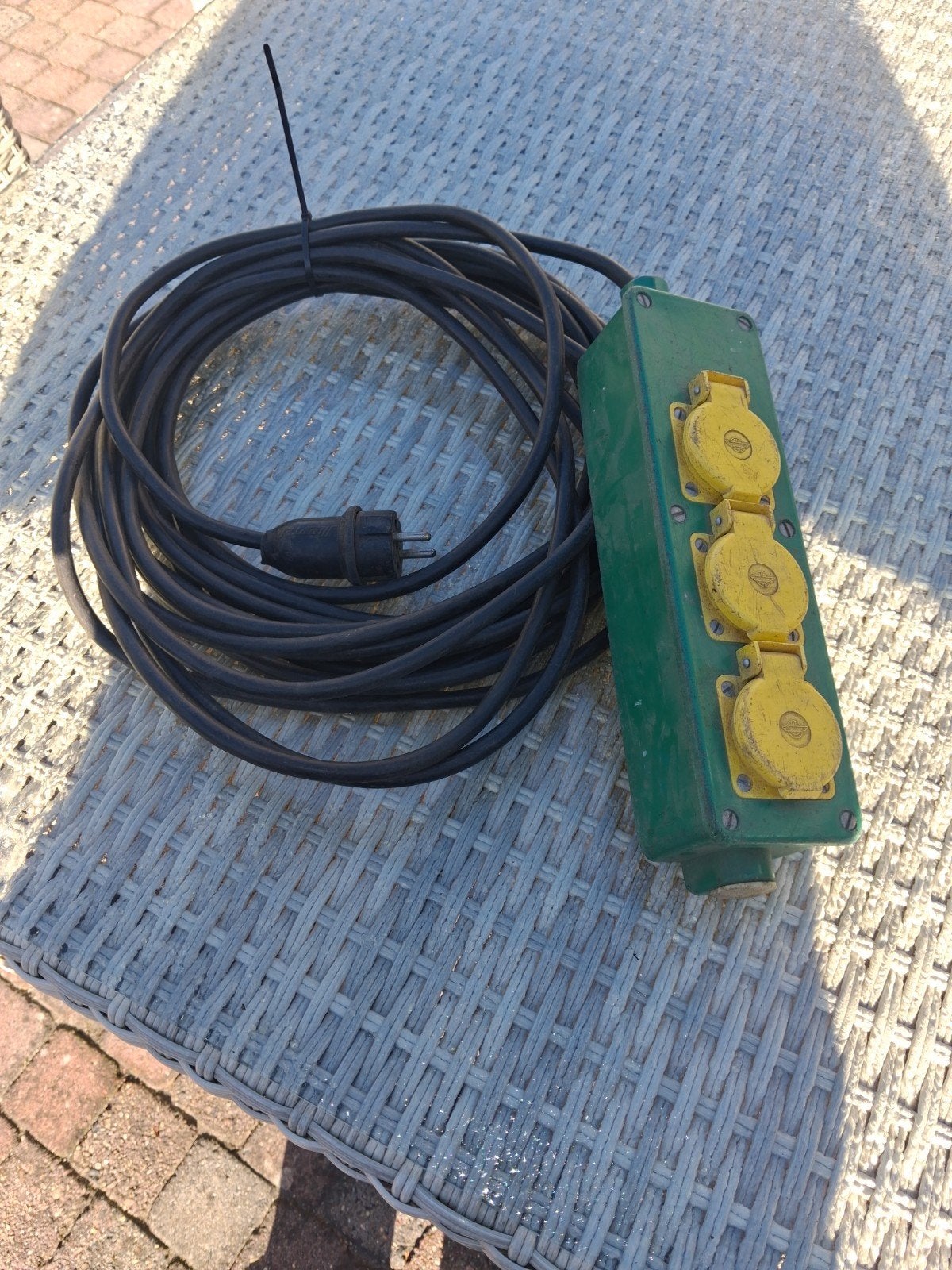 Verlengsnoer 15 meter met 3 stopcontacten, Ophalen of Verzenden, Gebruikt, Kabel of Snoer