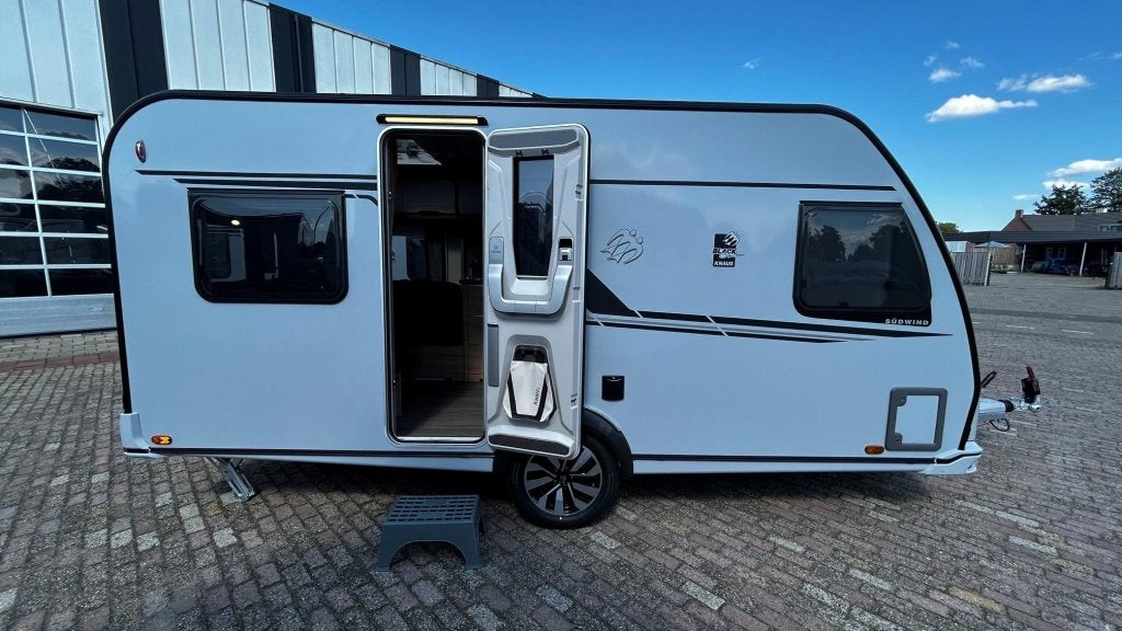 Knaus Sudwind Black Selection 450 FU, Voordeelpakket, Ringverwarming, Bedrijf, Overige typen, 5 tot 6 meter