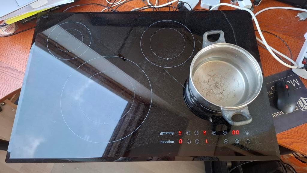 SMEG inductiekookplaat 7.4 kW, Witgoed en Apparatuur, Kookplaten, Ophalen, Gebruikt, 4 kookzones, Inbouw