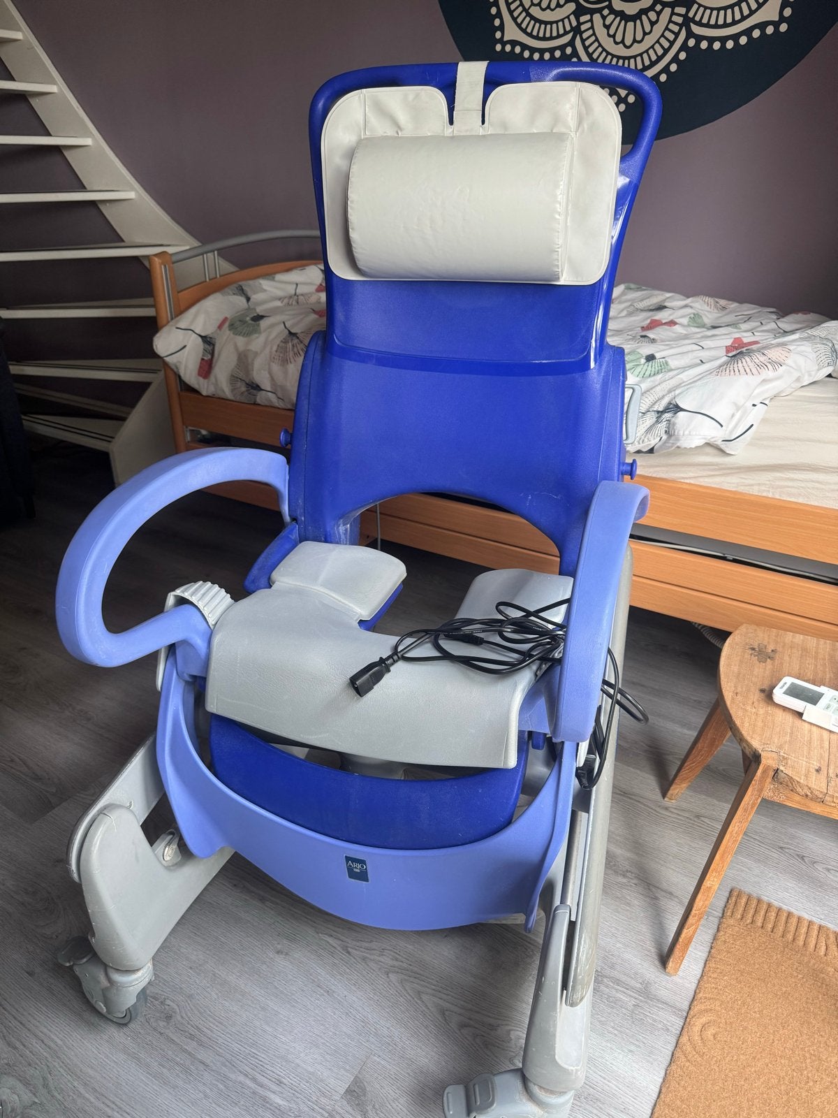 Douchestoel elektrisch, Ophalen