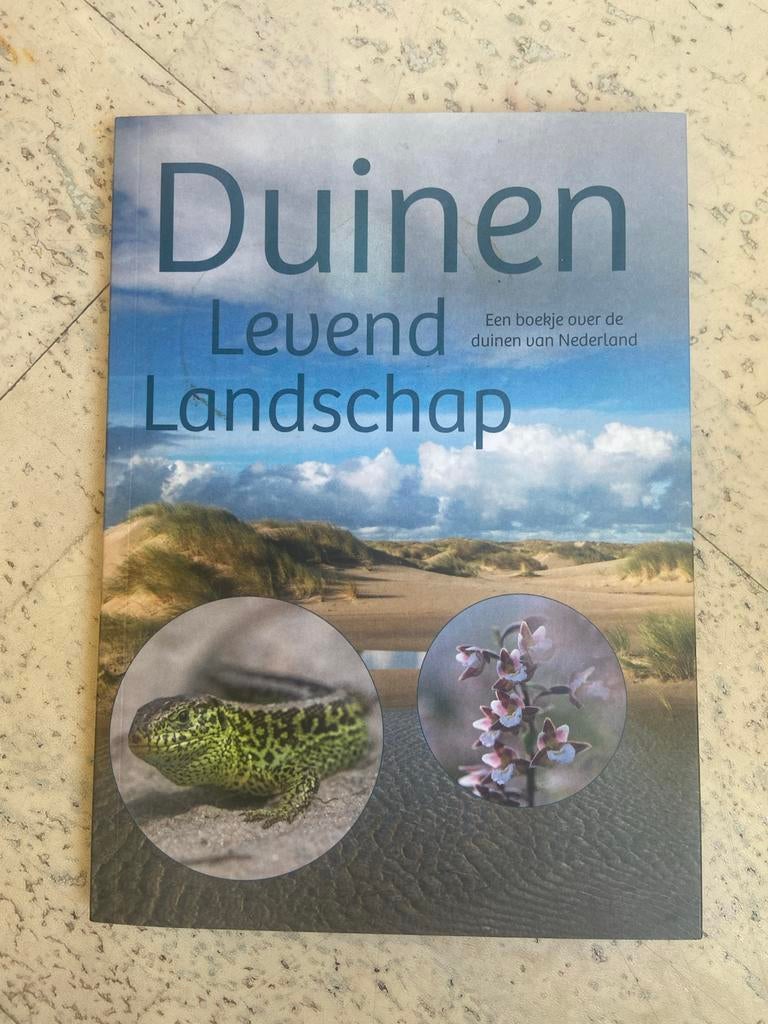 Duinen Levend Landschap - Boek over de duinen van NL, Ophalen of Verzenden, Gelezen, Natuur algemeen
