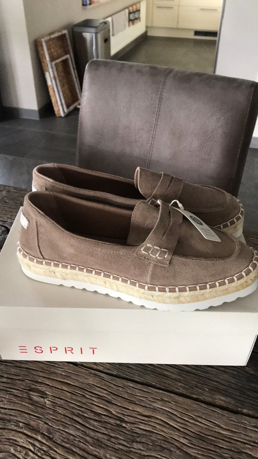 Nieuwe esprit instappers 38 zand, Ophalen of Verzenden, Zo goed als nieuw, Blauw, Instappers