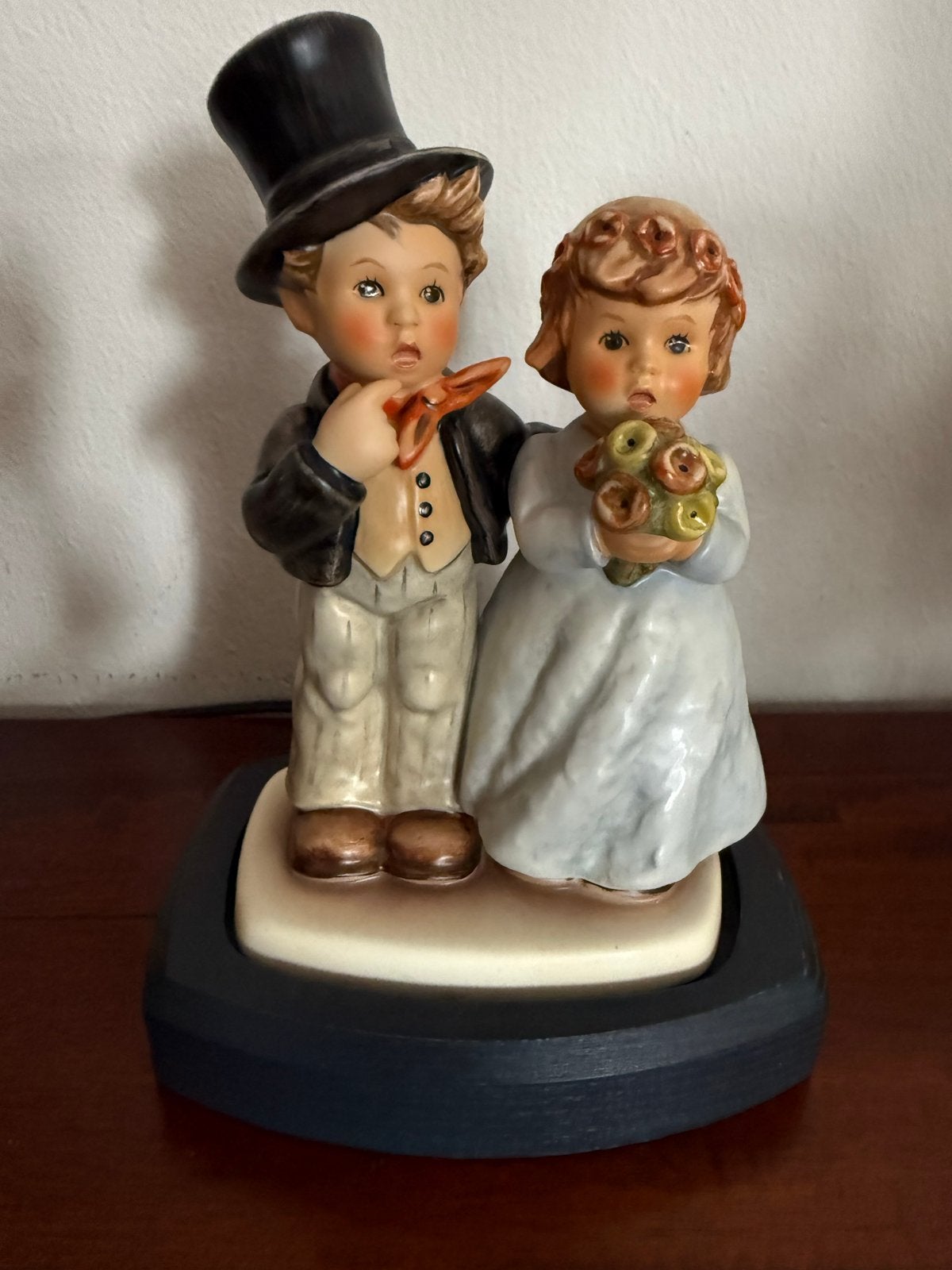 Hummel Goebel Beeldje Bruidspaar 1997 - 'Just Married', Ophalen of Verzenden