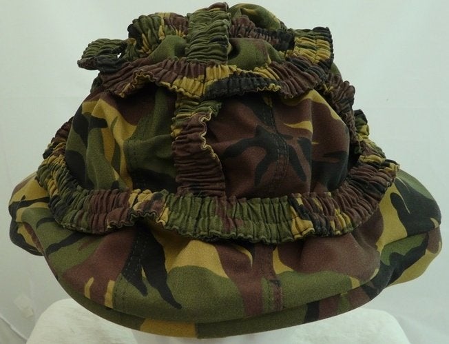Helm Overtrek, M95, Woodland Camo, maat: L, KL, 2000s.(Nr.1), Verzamelen, Ophalen of Verzenden, Landmacht, Nederland, Helm of Baret