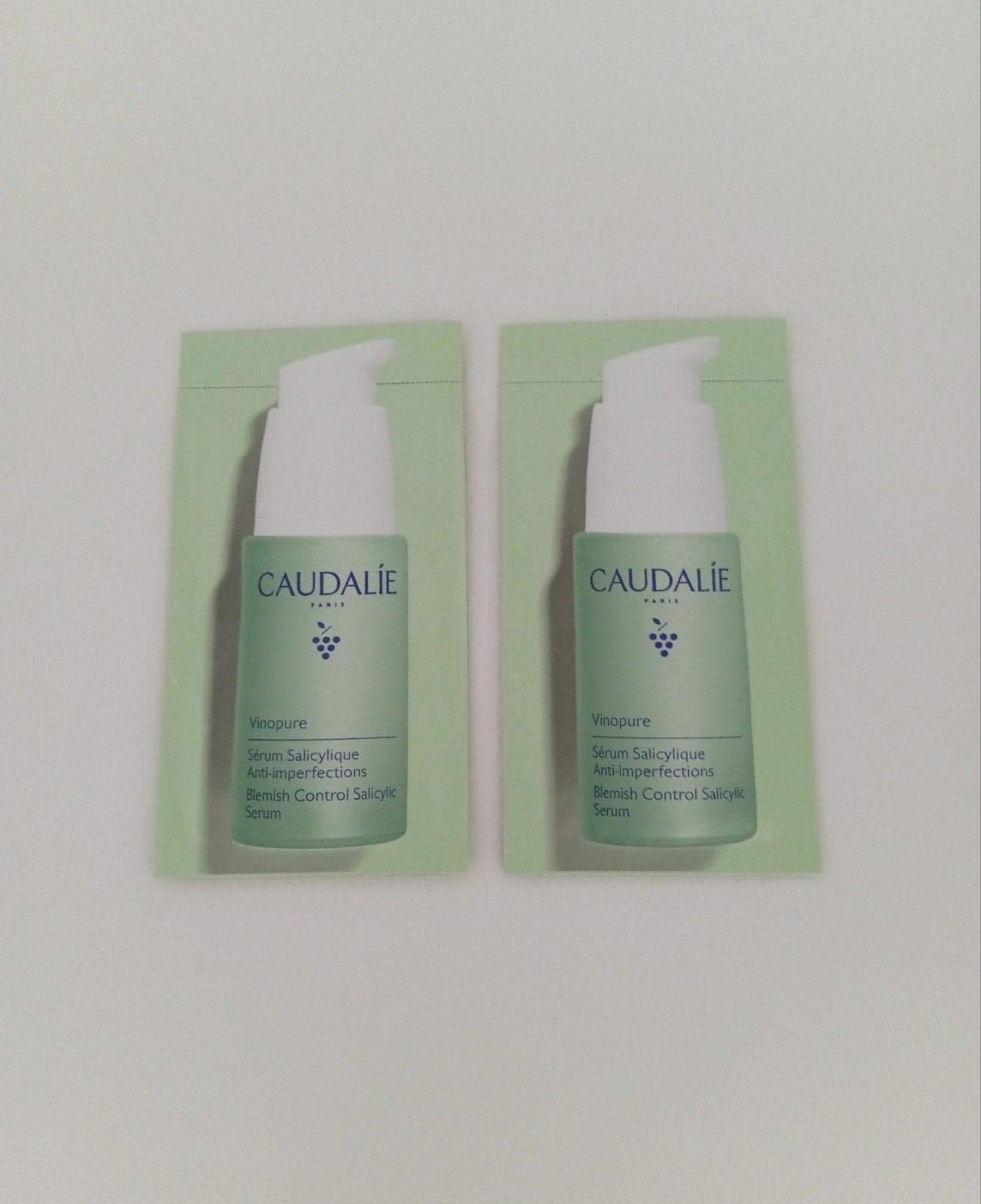Nieuw 2x Caudalie Serum sachet samples 1 ml, Ophalen of Verzenden, Nieuw, Gehele gezicht