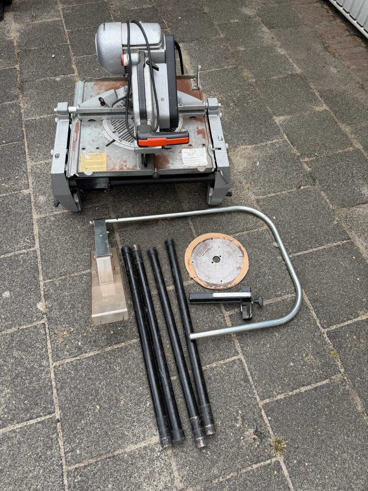 Elu Afkortzaag met onderstel en accessoires, Ophalen, Gebruikt, Afkortzaag