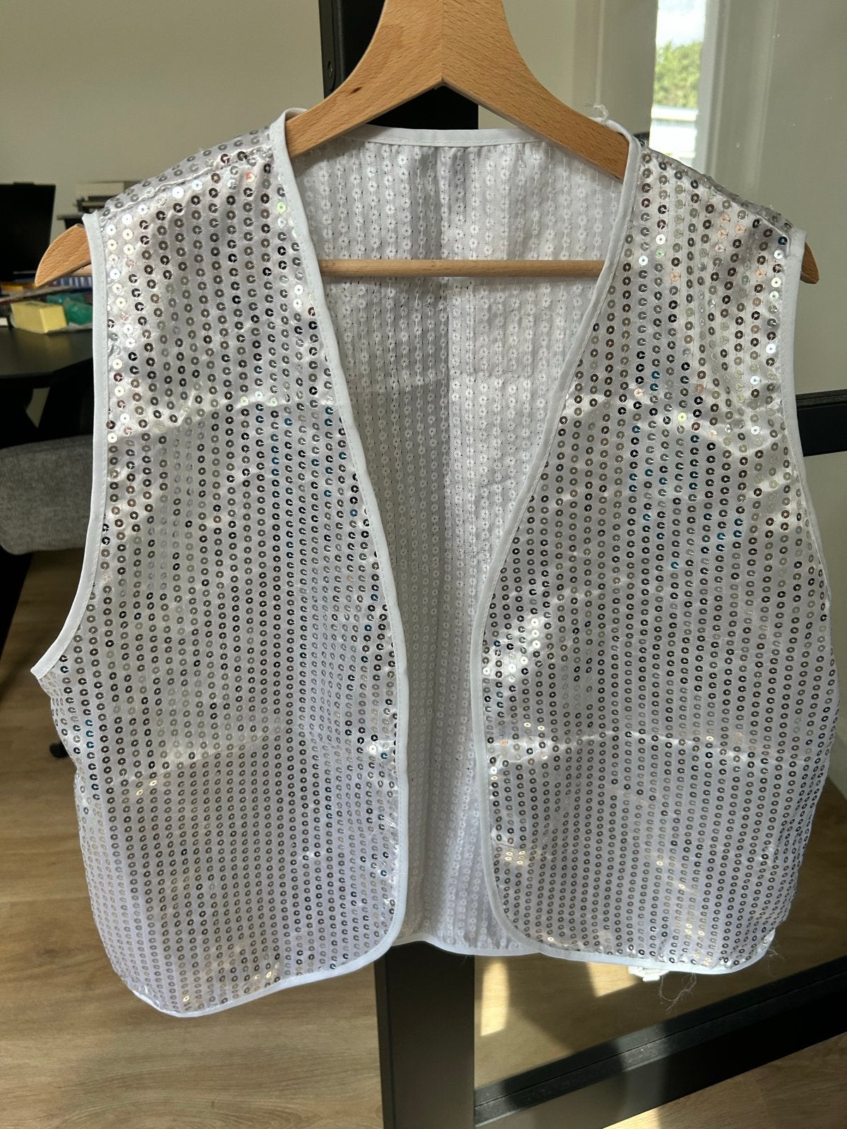 Glitter Gilet Zilver - Nieuw met kaartje, Kleding | Dames, Carnavalskleding en Feestkleding, Carnaval, Nieuw, Kleding, Ophalen
