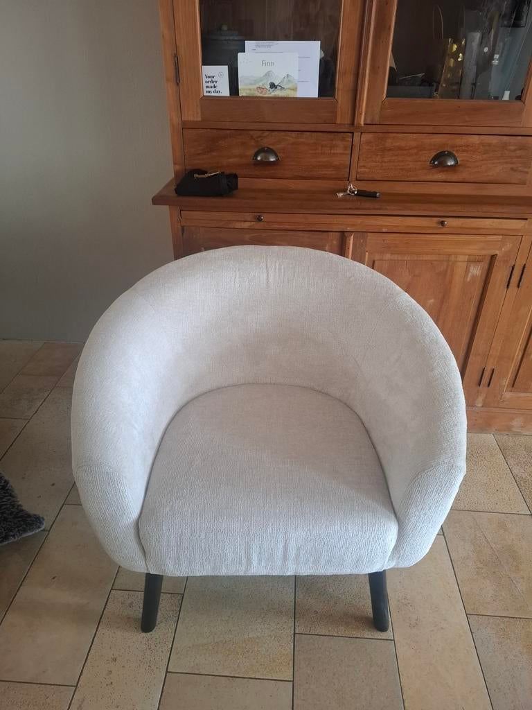 Off-white fauteuil van Leenbakker, Ophalen, 75 tot 100 cm, Zo goed als nieuw, 75 tot 100 cm