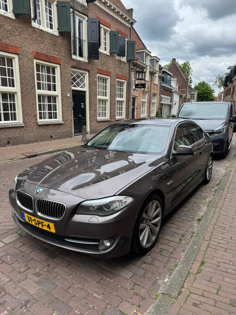 BMW 5-Serie 3.0 - 525D - AUT 2010 - Full option! - Taupe, Auto's, BMW, Automaat, Euro 5, Achterwielaandrijving, Beige