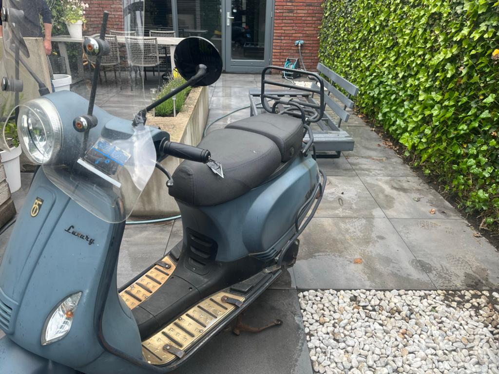 Riva Luxury Scooter - Grijs, Ophalen, Gebruikt, Benzine, Piaggio