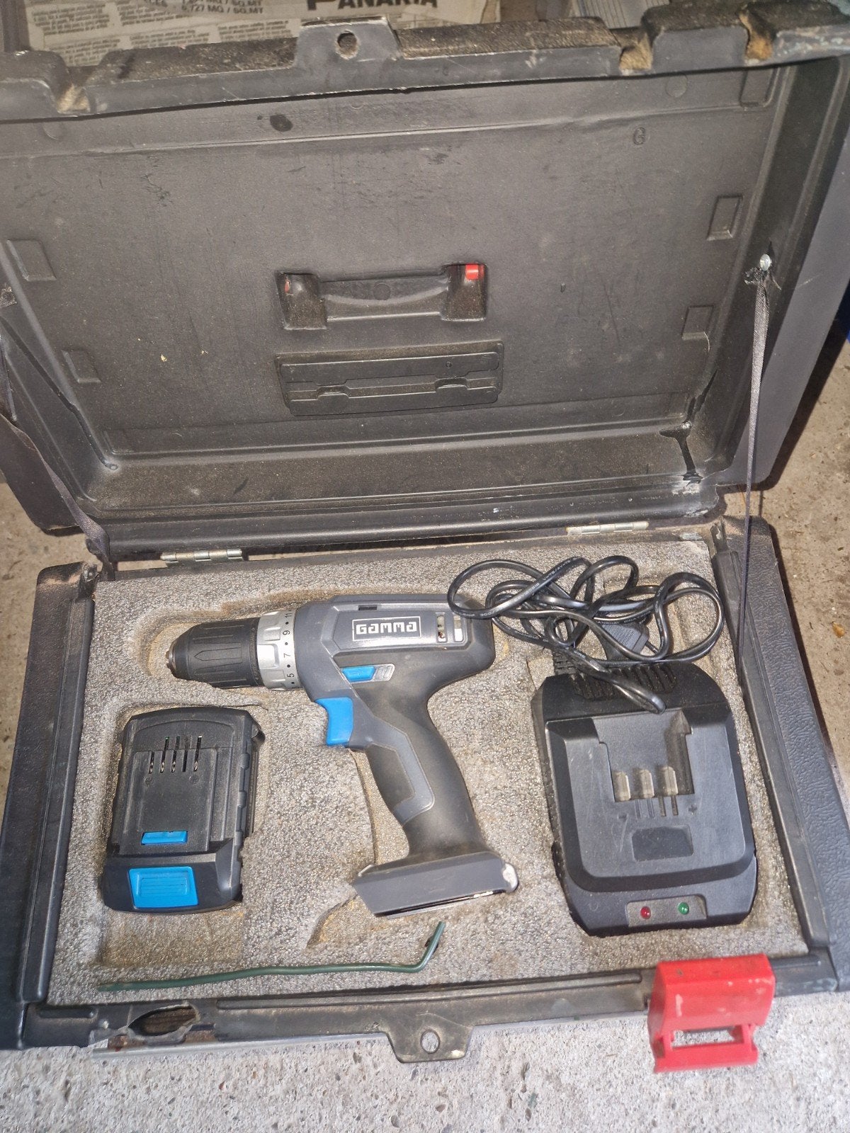 Gamma Boormachine in koffer met veel toebehoren, Doe-het-zelf en Verbouw, Gereedschap | Boormachines, Ophalen, Boormachine