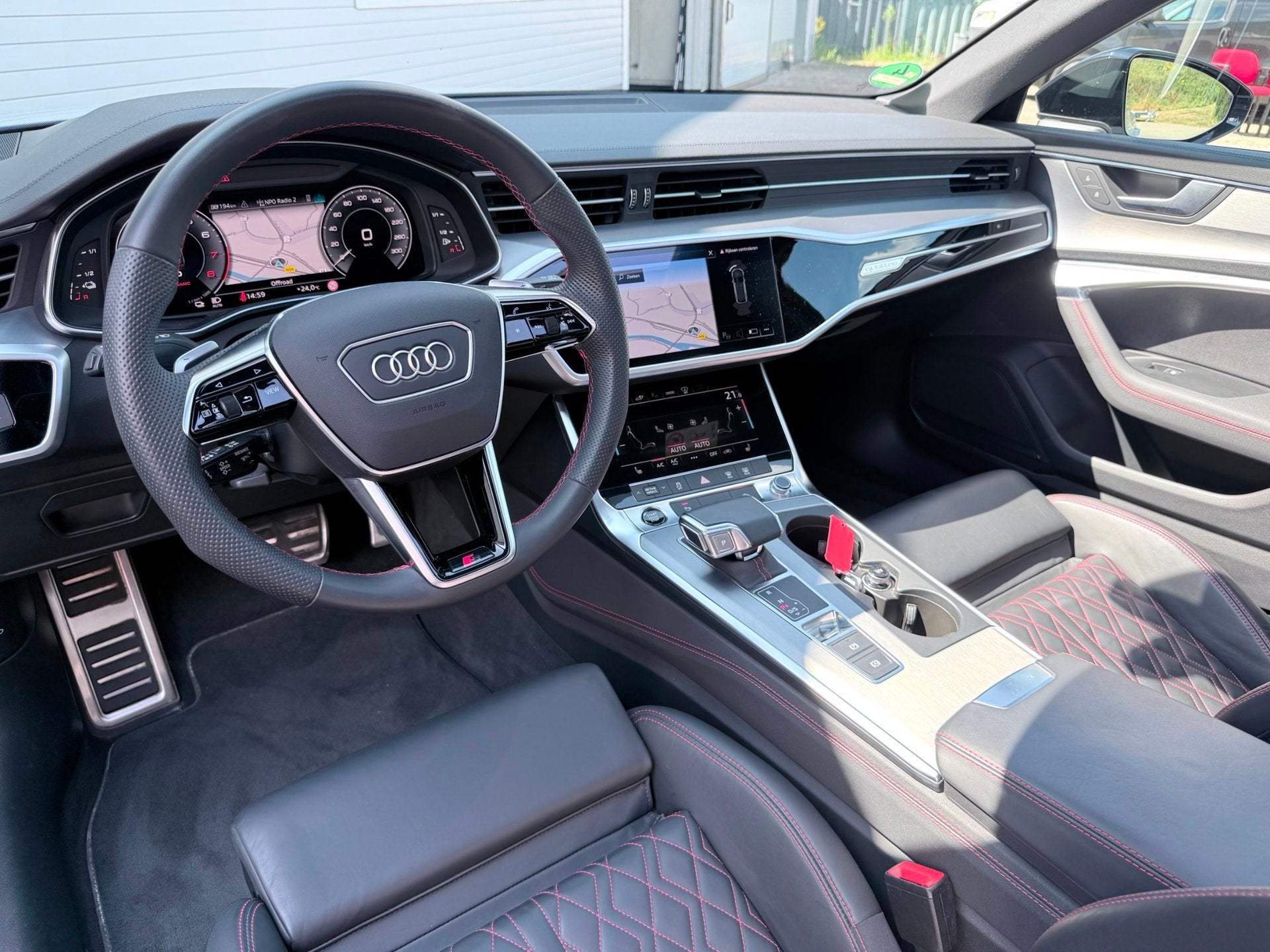 Audi A6 Avant 55 TFSI e quattro S-LINE Competition|PANO|RS S, Auto's, Audi, Automaat, Gebruikt, Zwart, Wit
