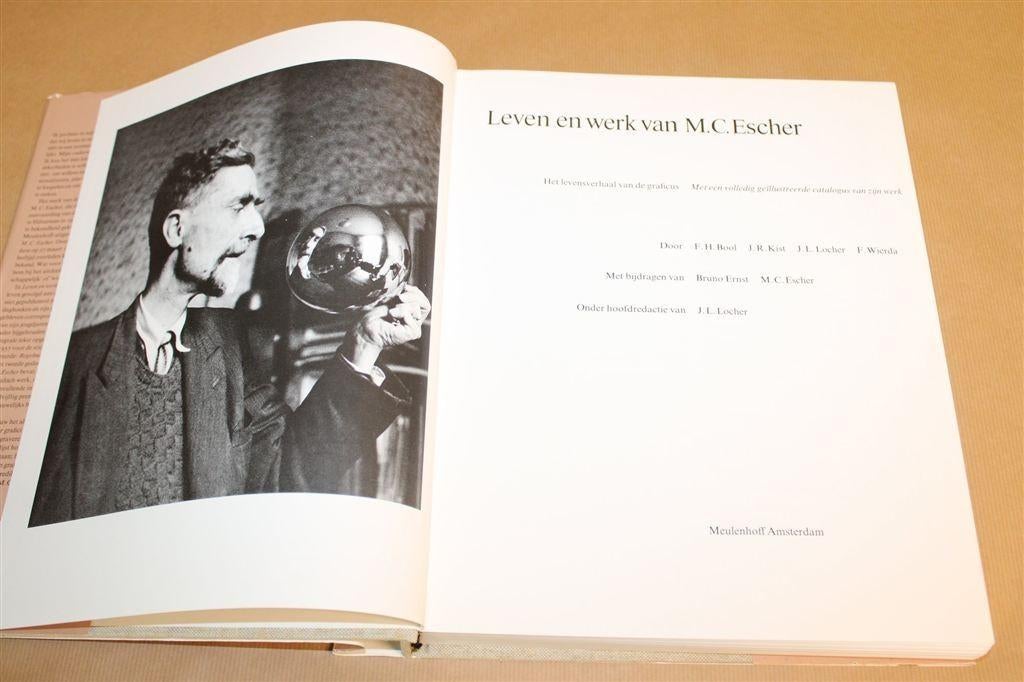 M.C. Escher Leven en Werk — Catalogus, Dik Kunstboek, Boeken, Kunst en Cultuur | Beeldend, Ophalen of Verzenden, Gelezen