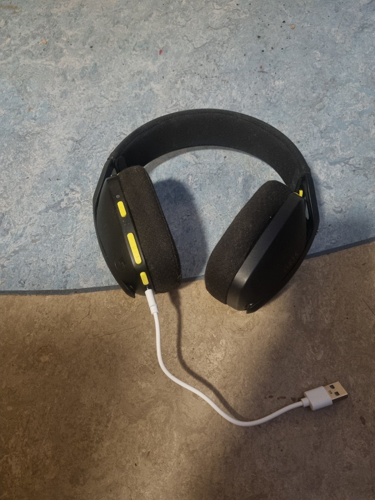 Logitech G432 Gaming Headset - Zwart met geel, Ophalen, Gebruikt, Surround, Logitech