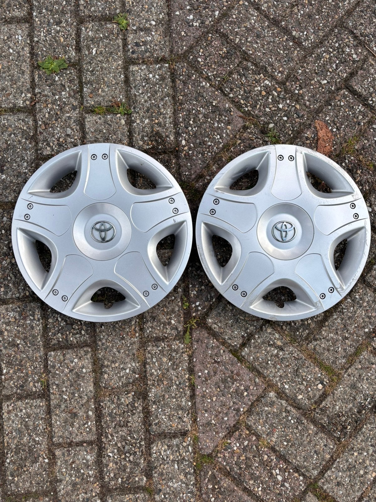 2 originele 14 inch toyota wieldoppen, Auto diversen, Wieldoppen, Ophalen of Verzenden, Gebruikt