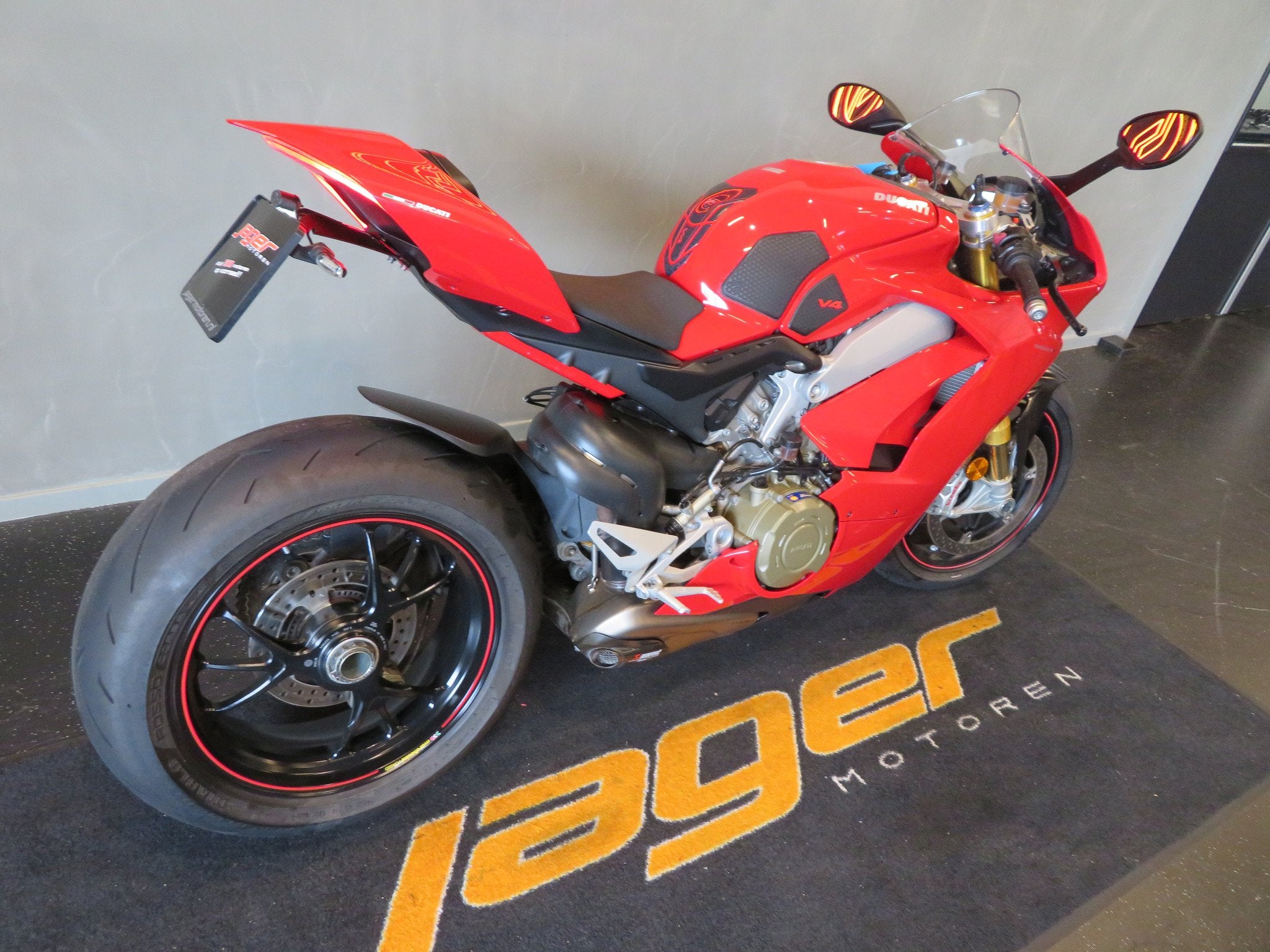 Ducati PANIGALE V4 S V4S AKRA 1STE EIG. (bj 2019), Motoren, Bedrijf, Super Sport, 1103 cc