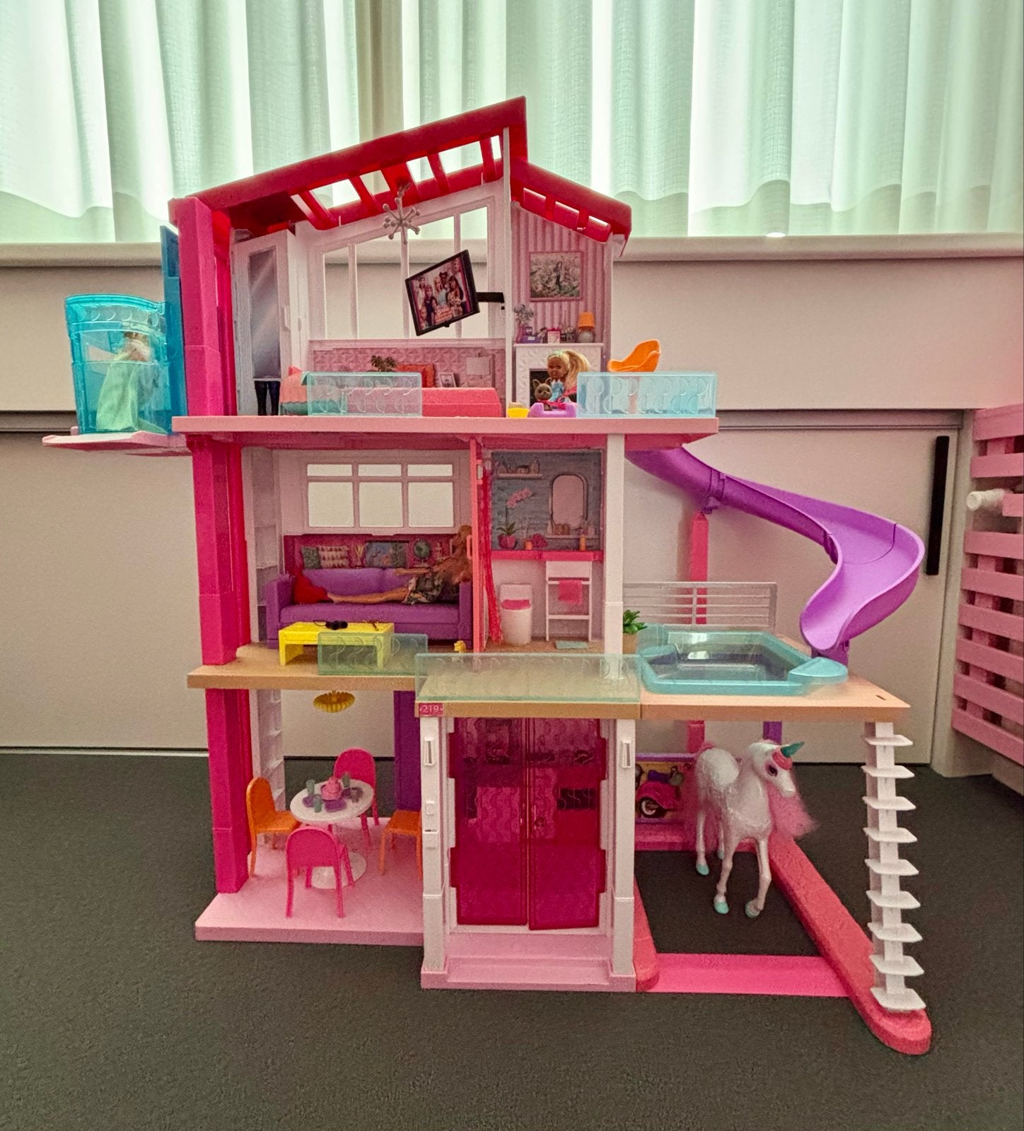 Barbie Droomhuis met accessoires en eenhoorn, Ophalen, Gebruikt, Poppenhuis