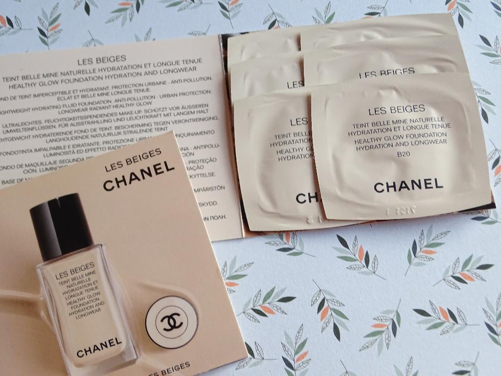Chanel Les Beiges Foundation B20 (11 proefjes), Overige kleuren, Gehele gezicht, Nieuw, Ophalen of Verzenden