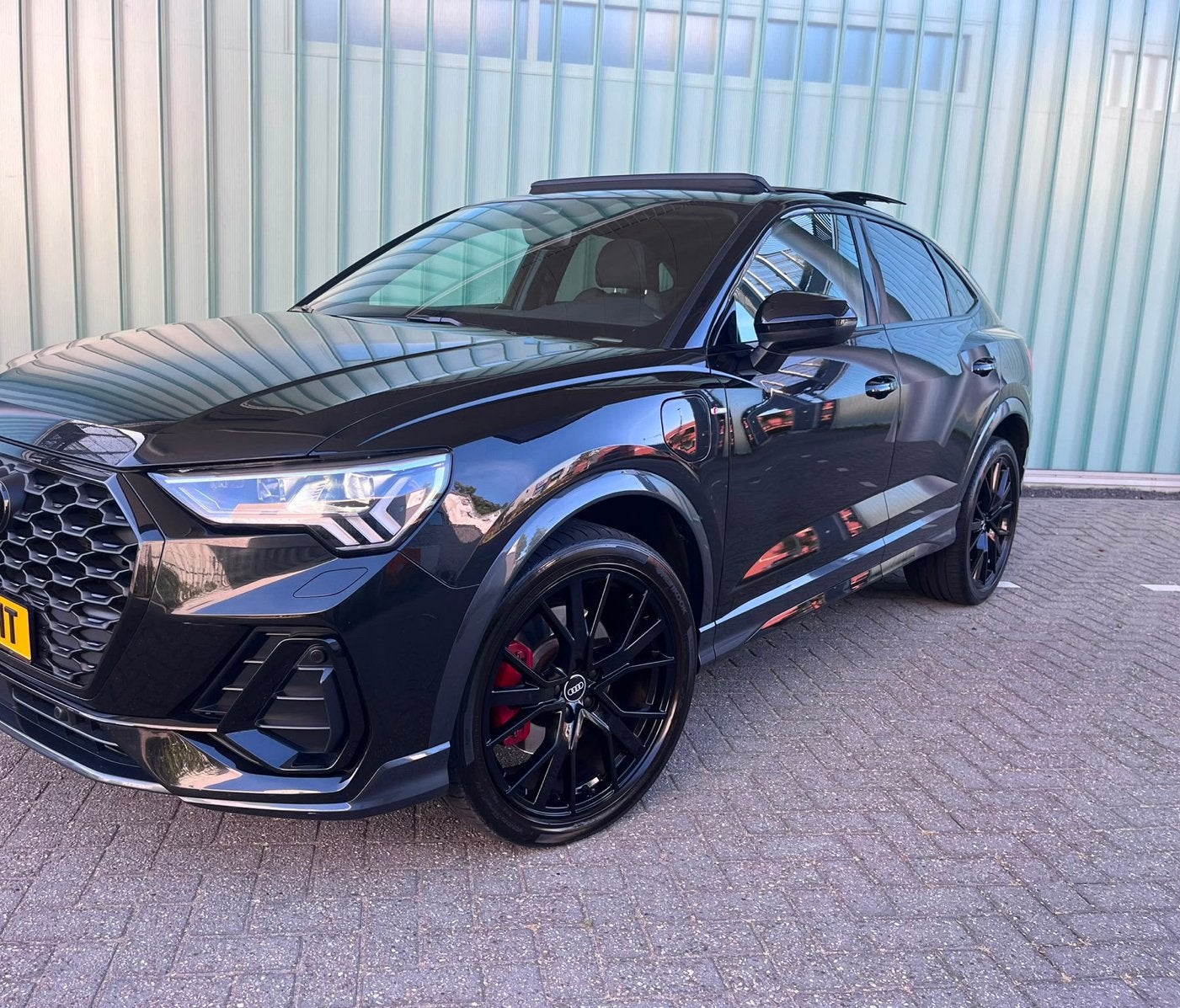Audi Q3 45 TFSIe ALL BLACK EDITION!, Auto's, 1715 kg, Zwart, Plug-in hybride, 1395 cc