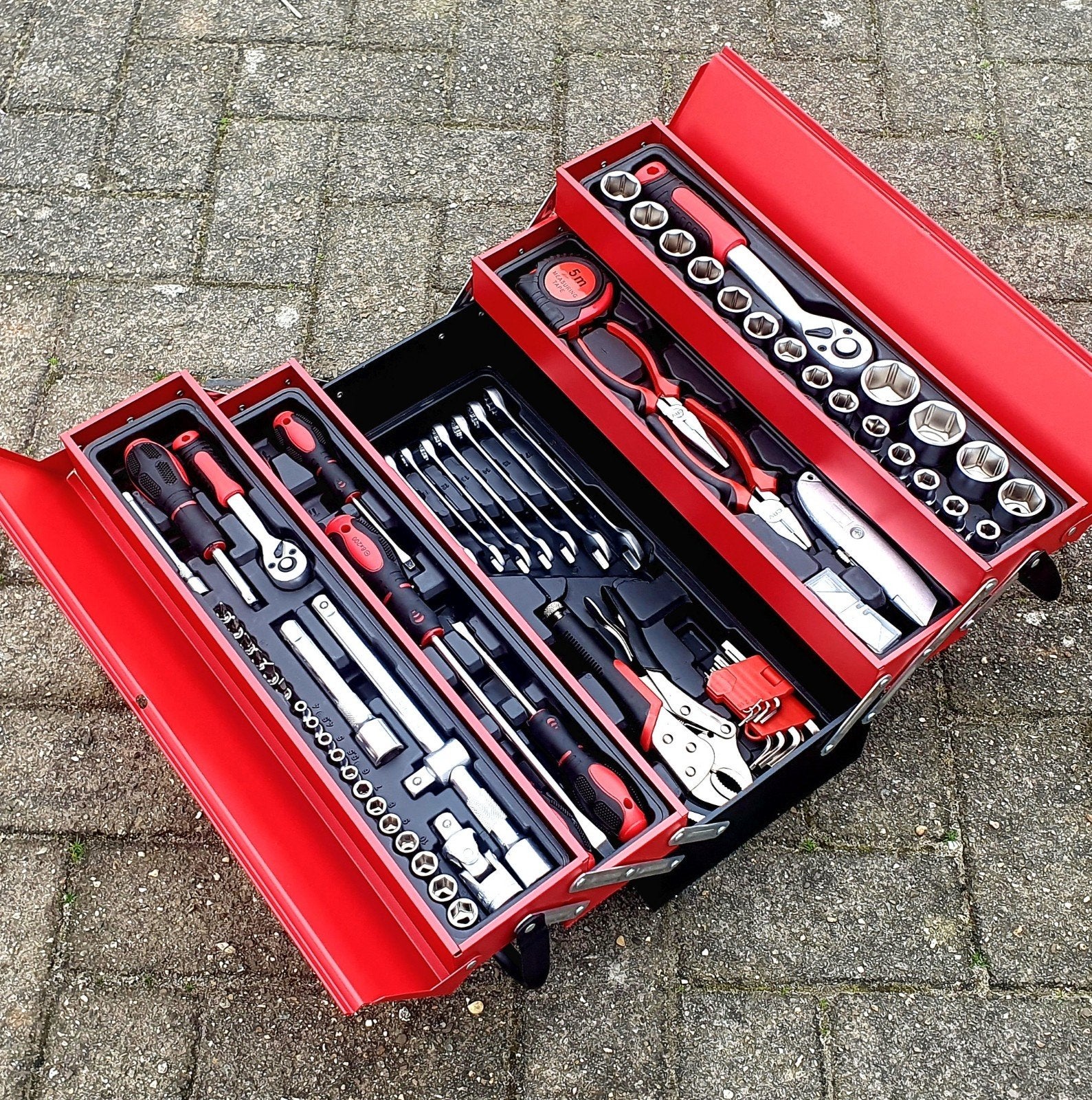 Gereedschapskoffer 85 delig NIEUW, Doe-het-zelf en Verbouw, Gereedschapskoffer 85 delig NIEUW, Gereedschapskoffer 85 delig NIEUW