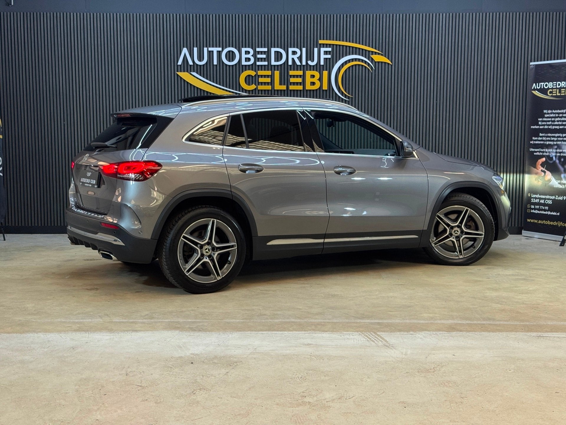 Mercedes-Benz GLA-klasse 250 4MATIC AMG Line 2021 GRIJS PANO, Auto's, Automaat, Dealer onderhouden, 15 km/l, Gebruikt