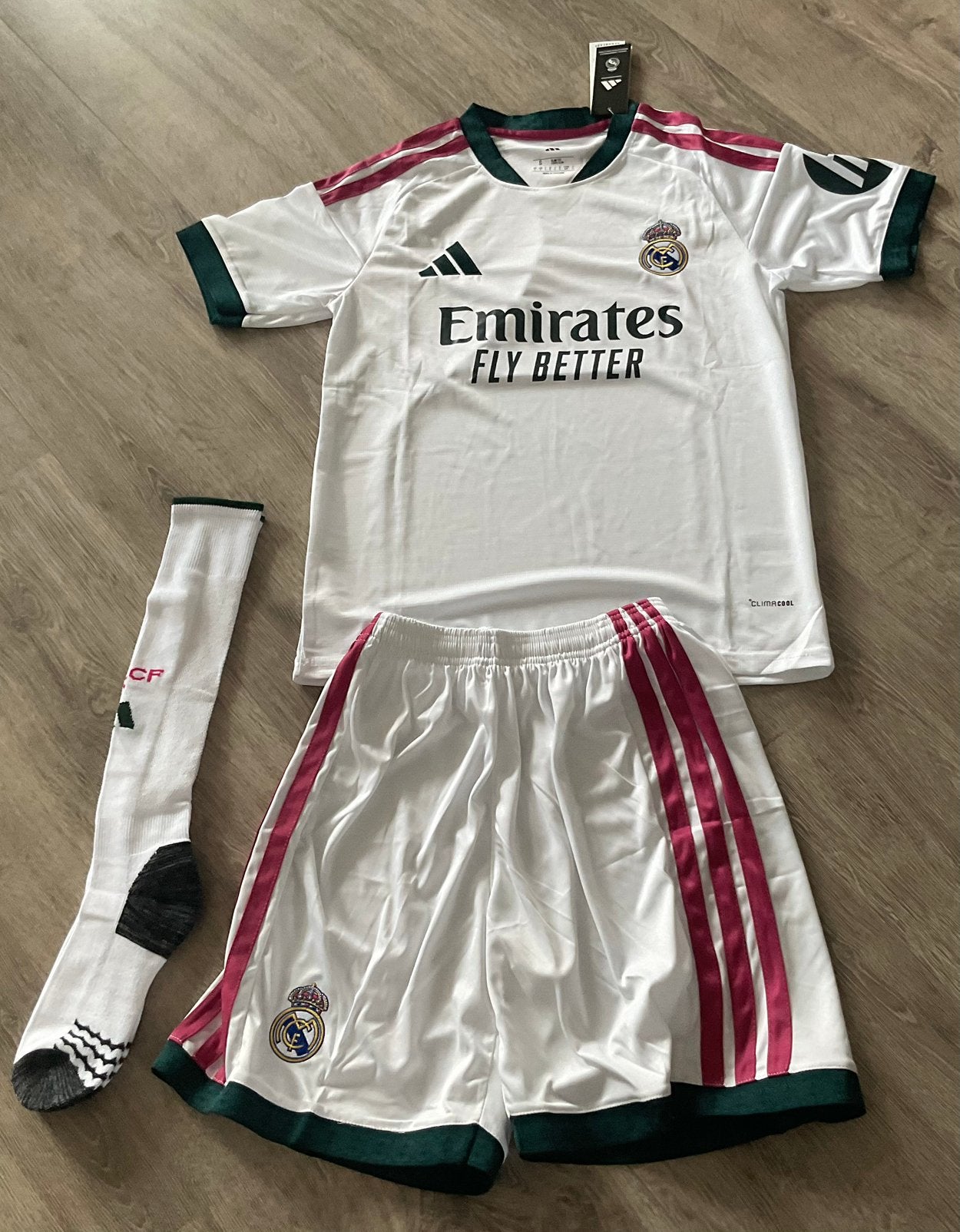 Real madrid tenue maat: small, Maat S, Ophalen of Verzenden, Nieuw, Set