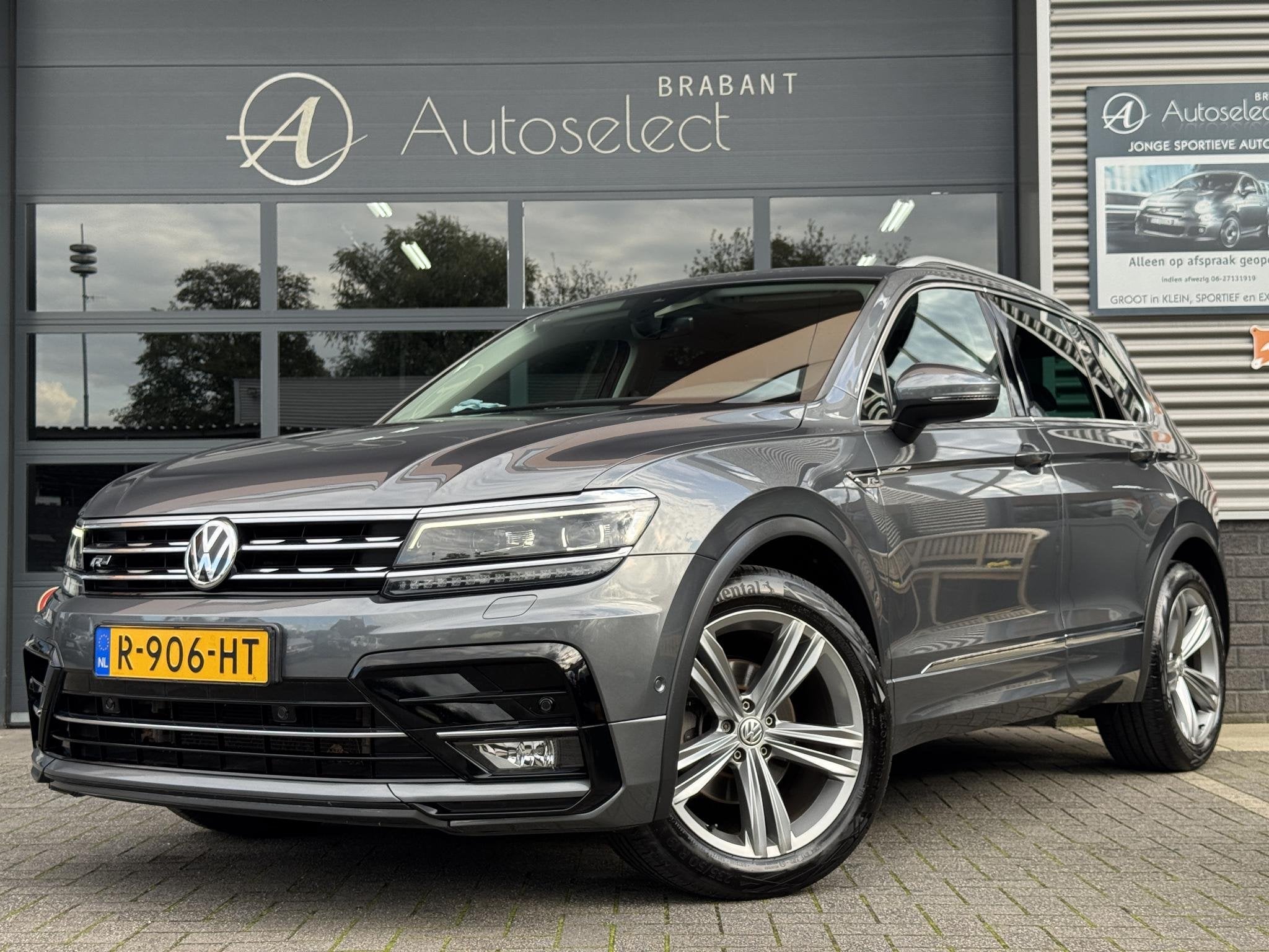 Volkswagen Tiguan 1.4 TSI ACT R-Line Pano | Camera | Trekhaa, 4 cilinders, 150 pk, SUV of Terreinwagen, 16 km/l