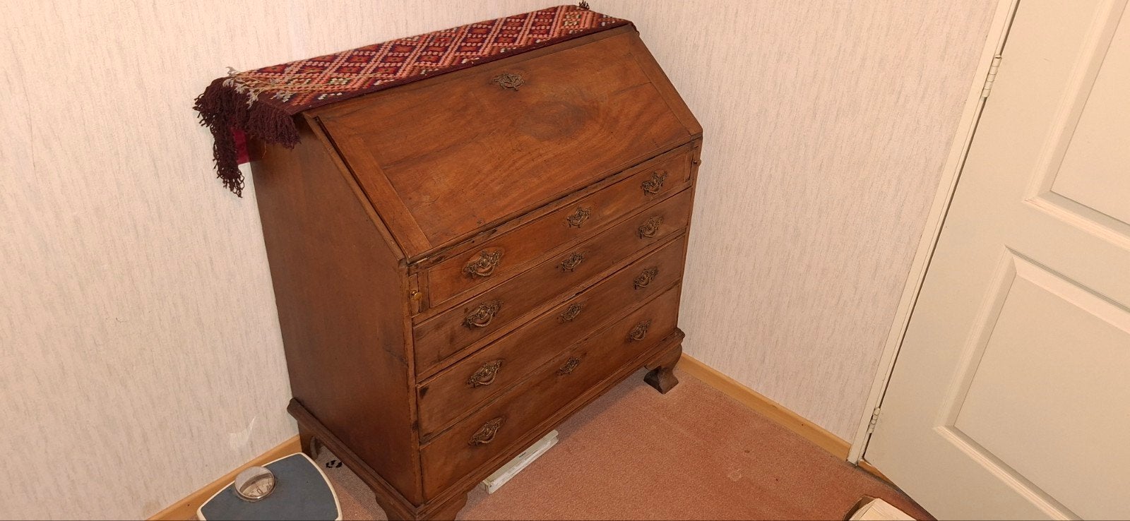 Antiek bureau lessenaar, Ophalen