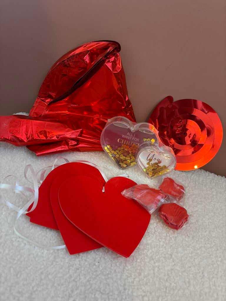 Liefdes Pakket: Ballonnen, Rozenblaadjes & Fotolijstje, Ophalen of Verzenden, Nieuw, Versiering, Valentijn of Romantisch