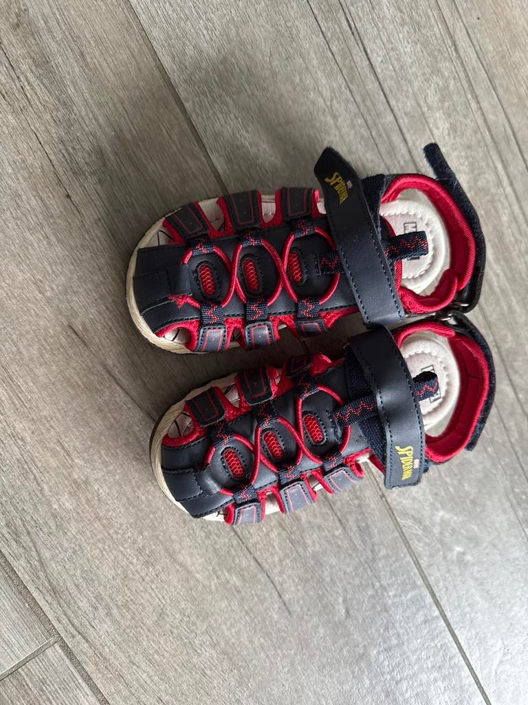 Spiderman sandalen maat 29 - Zo goed als nieuw, Kinderen en Baby's, Kinderkleding | Schoenen en Sokken, Ophalen, Gebruikt, Jongen