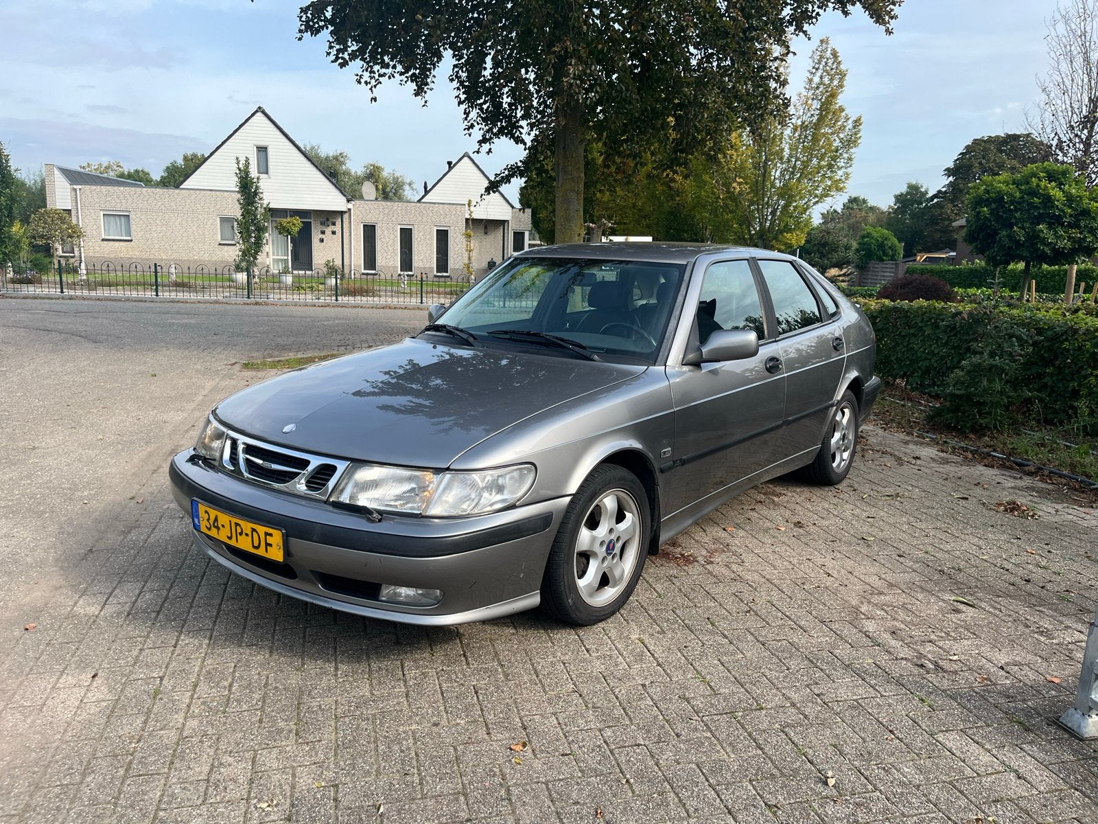 Saab 9-3 2.0T 110KW 2002 Grijs, Voorwielaandrijving, Zwart, 4 cilinders, Handgeschakeld