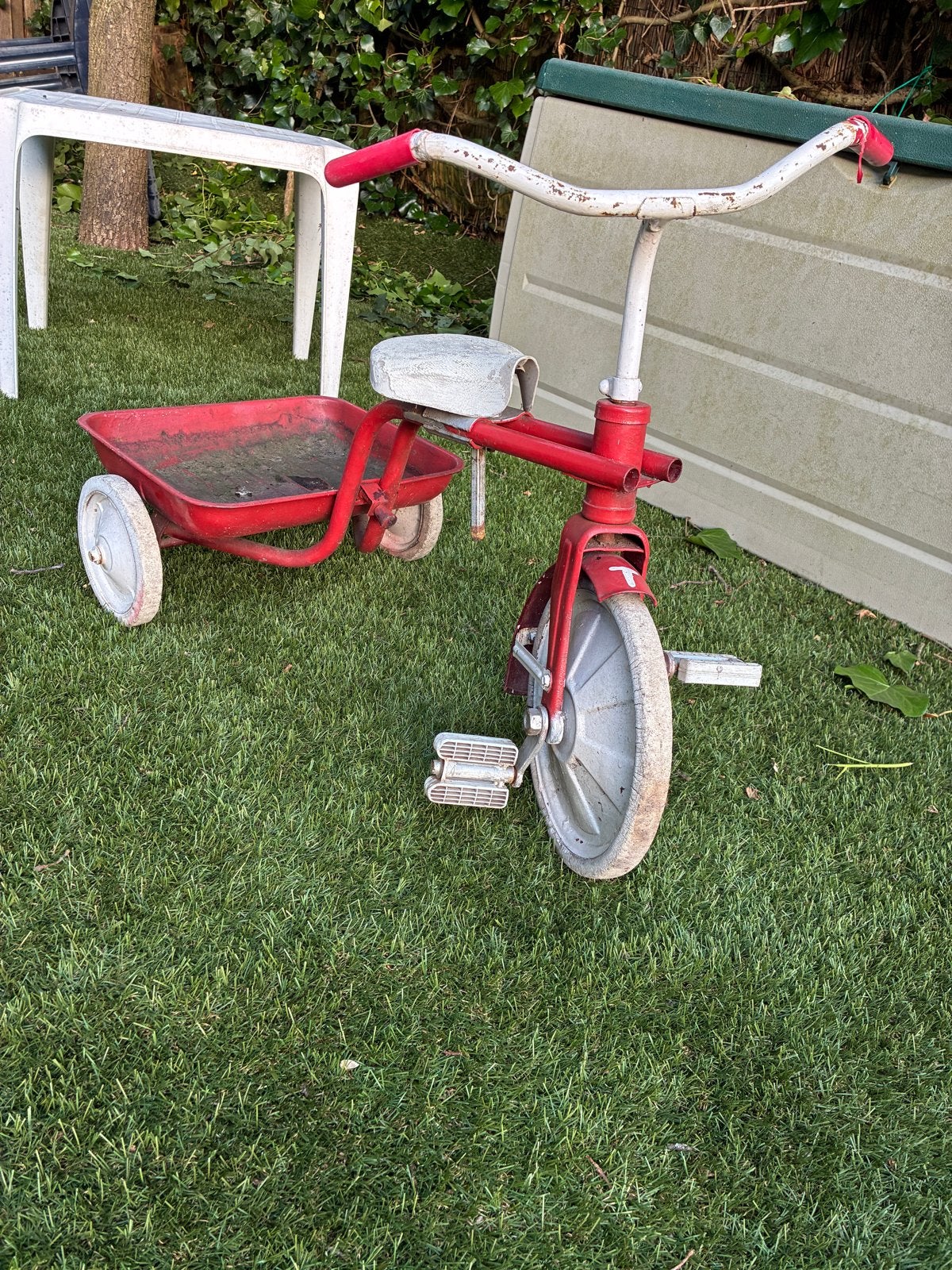 Vintage Kinderfietsje met Bak - Rood, Fietsen en Brommers, Fietsen | Kinderfietsjes, Ophalen, Gebruikt, Minder dan 16 inch