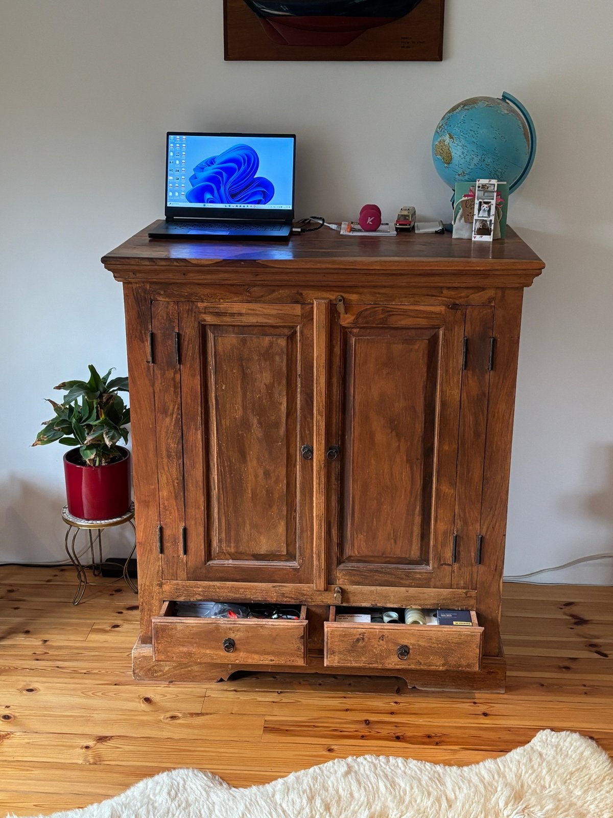 Robuuste houten tv-kast met opbergruimte, Huis en Inrichting, Kasten | Televisiemeubels, Ophalen, Gebruikt, 100 tot 150 cm, 100 tot 150 cm