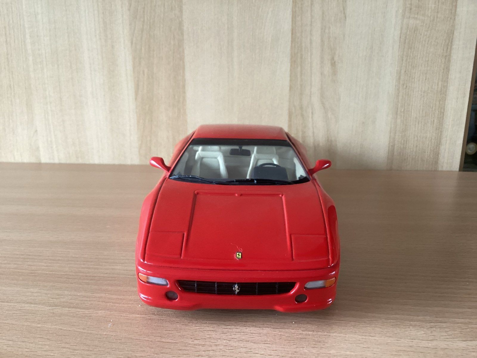 UT Models Ferrari F355 Berlinetta 1:18 Rood Beige Interieur, Ophalen of Verzenden, Zo goed als nieuw, Auto, UT Models