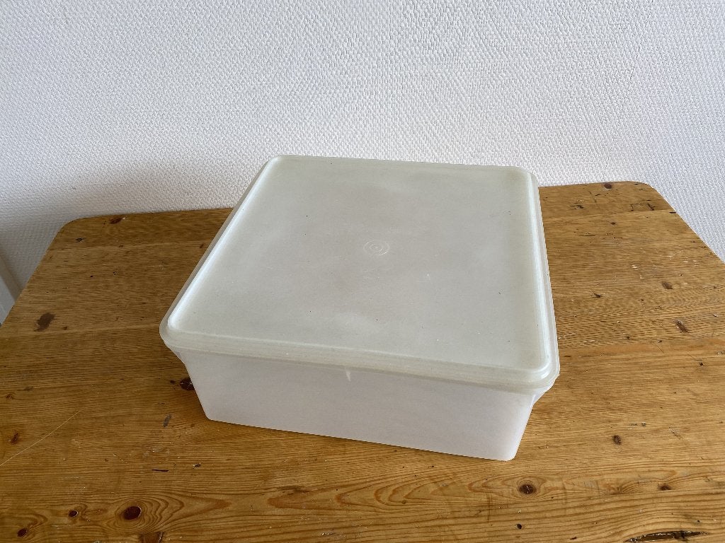 Grote Tupperware Voorraadbak ( 32 lang, 32 breed, 12 hoog ), Ophalen of Verzenden, Gebruikt, Overige typen