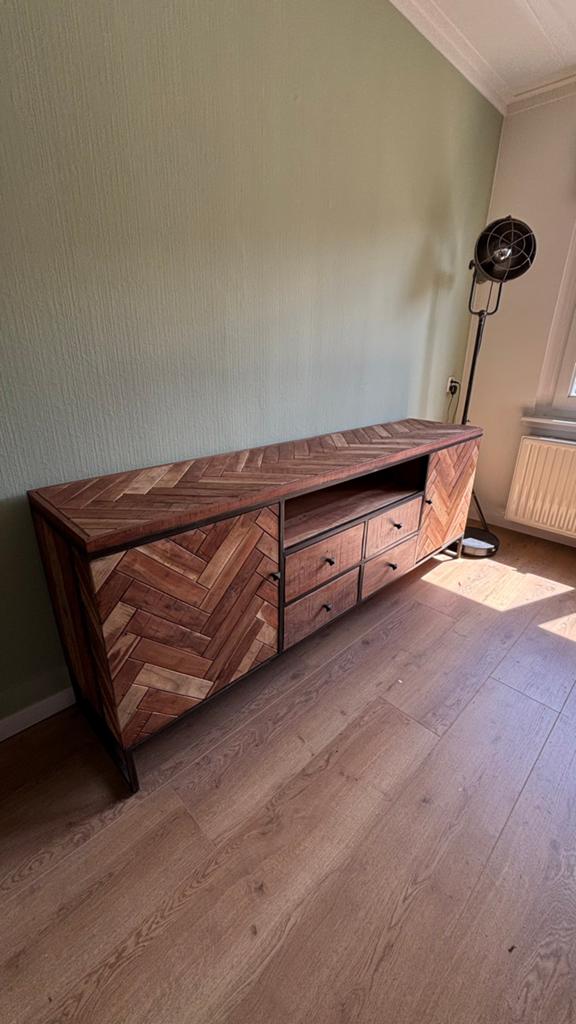 Dressoir, 150 tot 200 cm, Ophalen of Verzenden, Zo goed als nieuw, 25 tot 50 cm