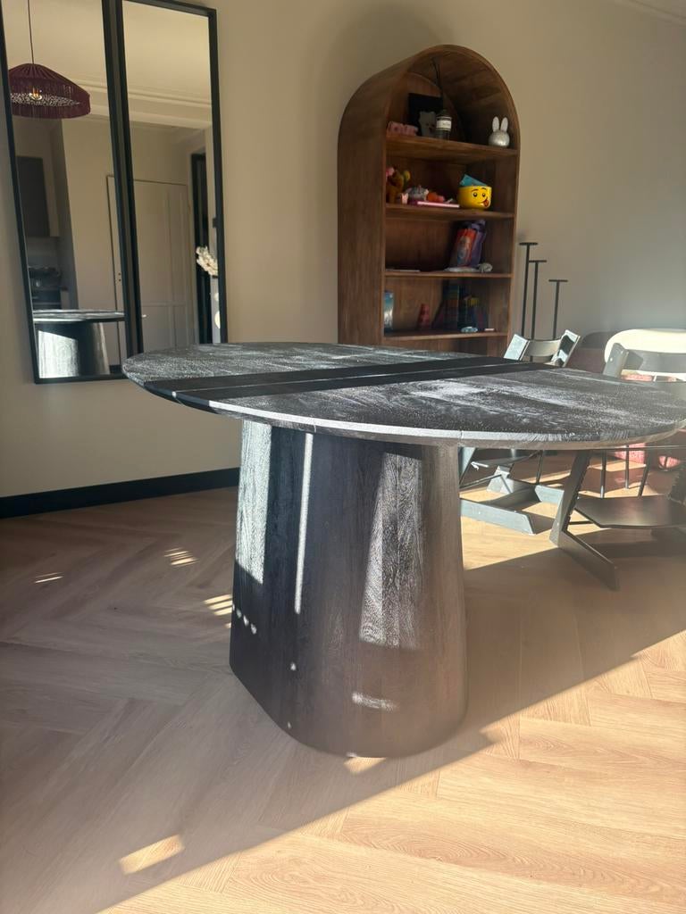 Eettafel ovaal met brede poot, Ophalen, Zo goed als nieuw