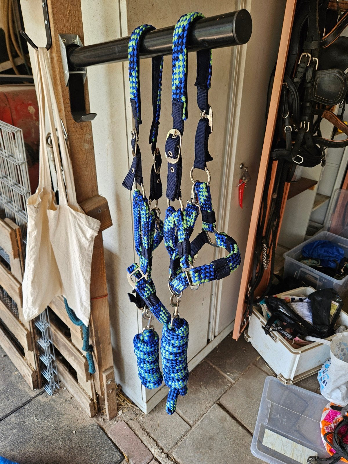 2 halsters maat full en pony/shetlander, Ophalen of Verzenden, Nieuw, Inclusief touw, Halster