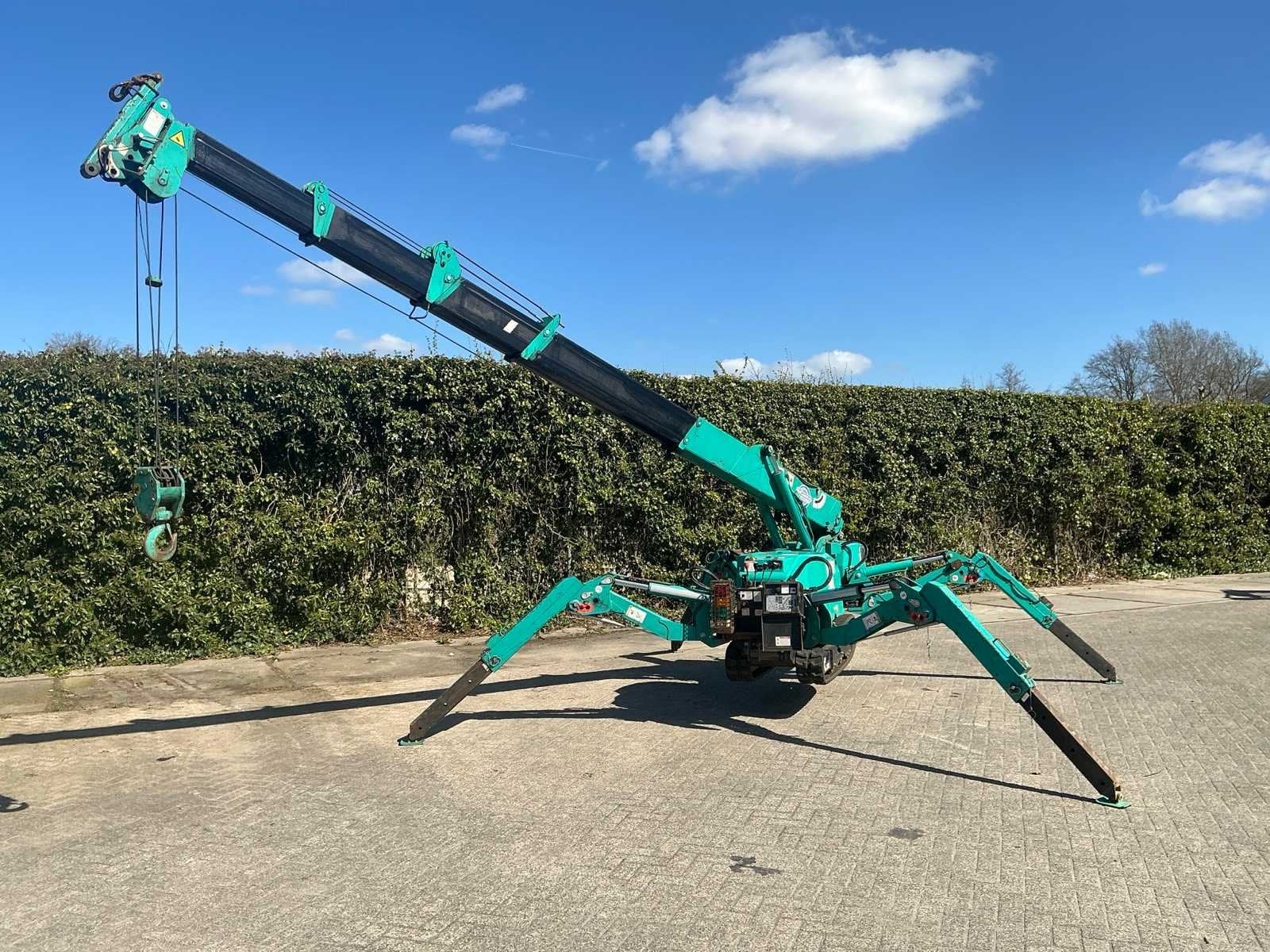 Maeda MC285-C2 Rups hijskraan 8,7 meter, Kraan